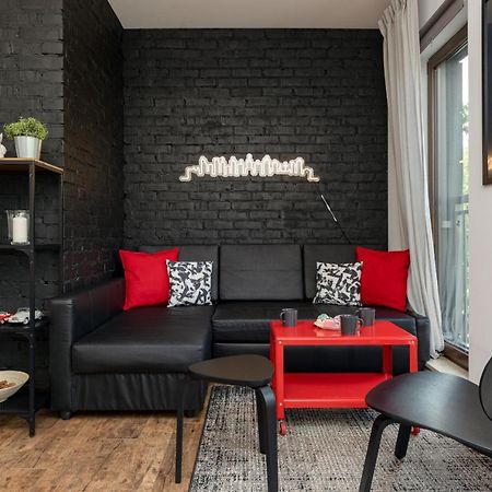 Stylish & Trendy 1 Bedroom Apartment Wola With Parking By Renters Warsaw Exterior photo